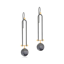 Lade das Bild in den Galerie-Viewer, Black & Gold Silizium Ohrhänger - STEPULOVS JEWELRY