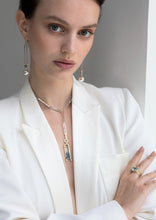 Lade das Bild in den Galerie-Viewer, Stilvolle Kombination aus Edelmetall und Zirkon – handgefertigter Ohrschmuck aus Hamburg von STEPULOVS Jewelry