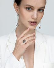 Lade das Bild in den Galerie-Viewer, Aurora Saphir Ohrhänger - STEPULOVS JEWELRY
