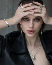 Lade das Bild in den Galerie-Viewer, Kugelkette mit einem Kugelanhänger - STEPULOVS JEWELRY
