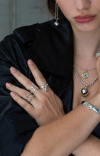 Lade das Bild in den Galerie-Viewer, Rebellion Ball Ring - STEPULOVS JEWELRY
